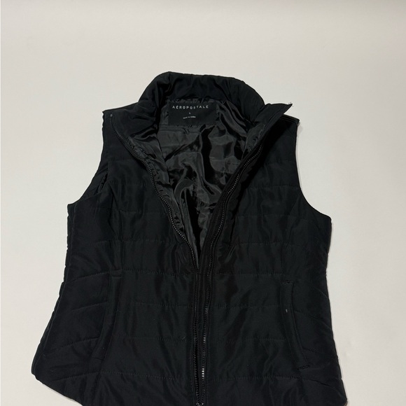 Aeropostale Black Quilted Vest Women’s Large Lightweight Puffer - Picture 3 of 4